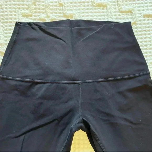 Tona leggings.  Great condition.  Smoke free home. - Picture 3 of 4